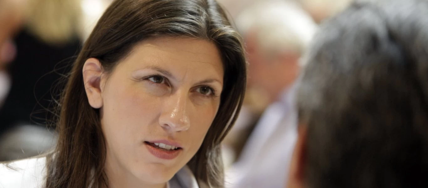 Ζωή Κωνσταντοπούλου: Αχώριστη με τον ηθοποιό Διαμαντή Καραναστάση - Οι βόλτες στην παραλία (φωτό)